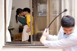 Phát hiện vợ yêu cắm sừng, anh ông chồng đã trừng phạt bằng cách xoạc thô bạo, nhưng như vậy vẫn không đủ
