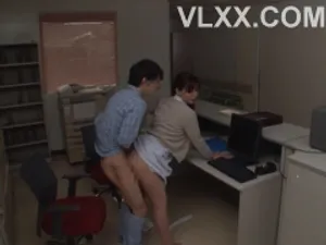 Một cảnh sex tập thể nổi tiếng của bốn người đẹp trong một căn phòng. Hai trong số những nữ thần xinh đẹp và thanh tú nhất với đôi chân giống với người đẹp Tân Cương đã được chọn ra. Cảnh tượng đó cực kỳ dâm ô.