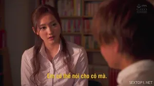 Một cảnh tượng hiếm hoi, một siêu nữ thần mặc giày cao gót và quần jeans