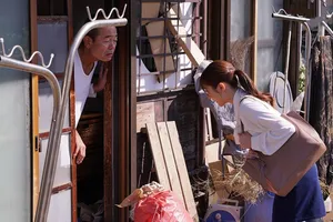 ông xã say xỉn, bà xã bị cả công ty của gã chồng xxx trong chuyến đi chơi nghỉ dưỡng